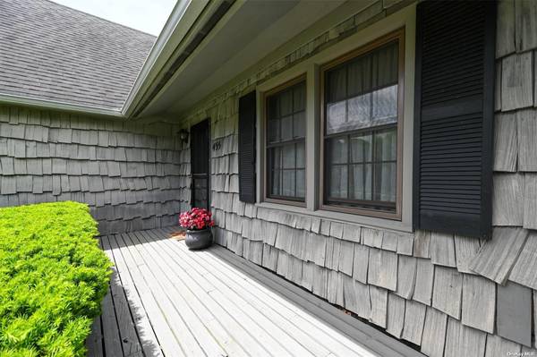 455 Fred ST, New Suffolk, NY 11956