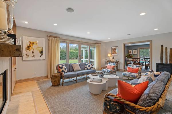 13 Quogo Neck LN, Quogue, NY 11959