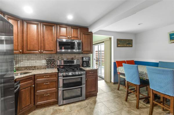 289 Cottage WALK, Ocean Beach, NY 11770