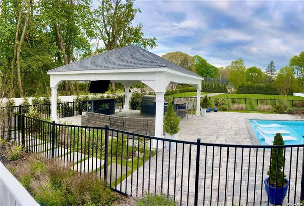3655 Pequash AVE, Cutchogue, NY 11935
