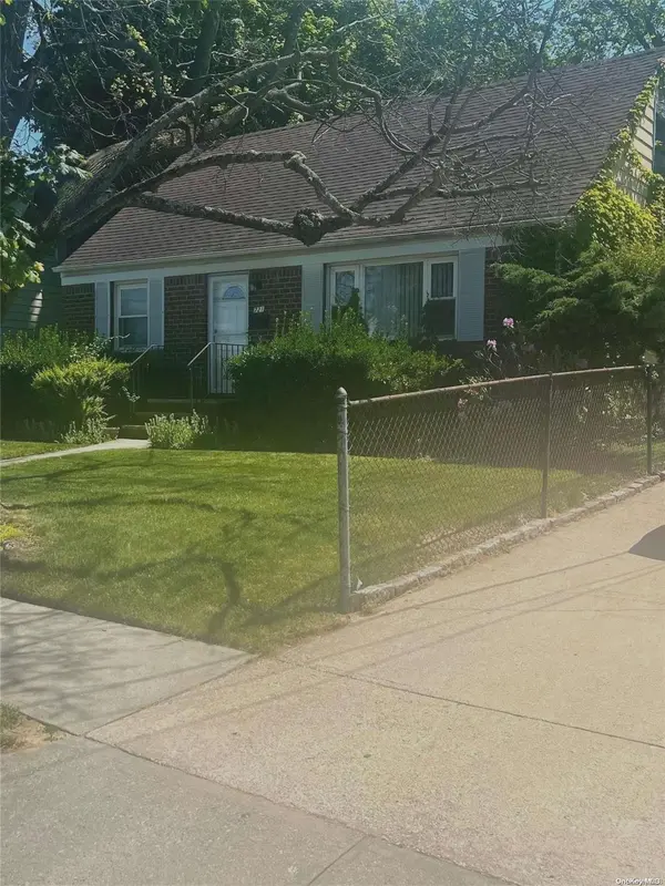 721 Martin DR, Uniondale, NY 11553