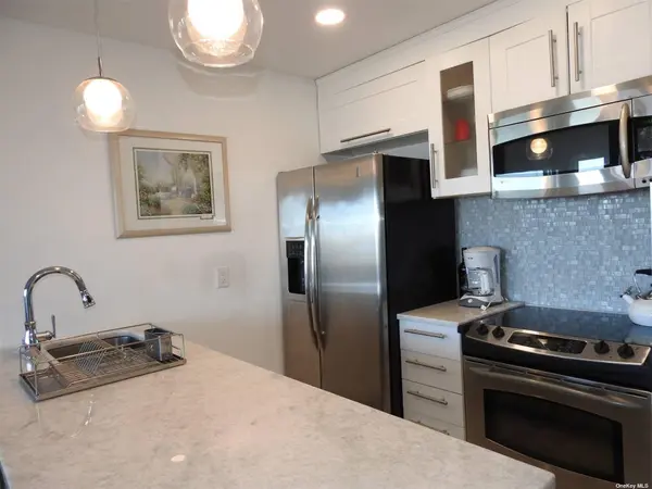 274 Dune RD #6, Westhampton Beach, NY 11978