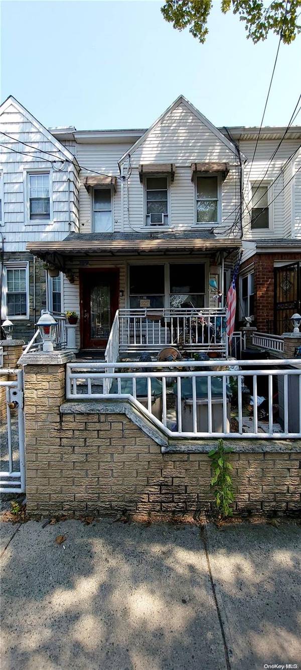 94-23 115th ST, Richmond Hill, NY 11418