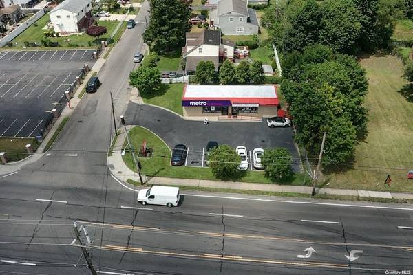 1820 5th AVE, Bay Shore, NY 11706