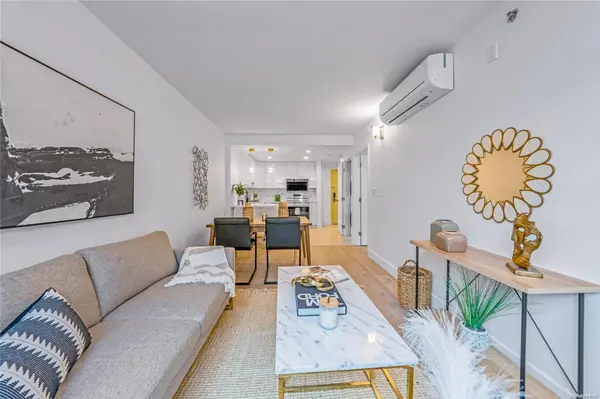 52-16 Roosevelt AVE #2A, Woodside, NY 11377