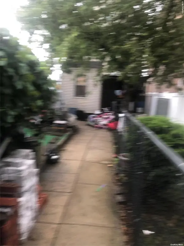 188-14 Woodhull AVE, Hollis, NY 11423