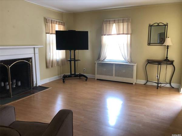 815 Grand Terrace AVE, North Baldwin, NY 11510