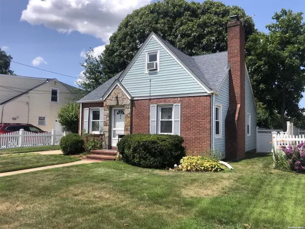 815 Grand Terrace AVE, North Baldwin, NY 11510