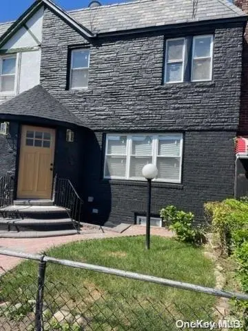 114-40 200th ST, Saint Albans, NY 11412