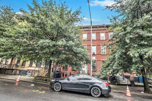 Address not disclosed, Brooklyn, NY 11233