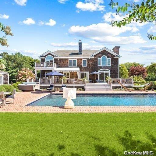 3 Willow LN, Quogue, NY 11959