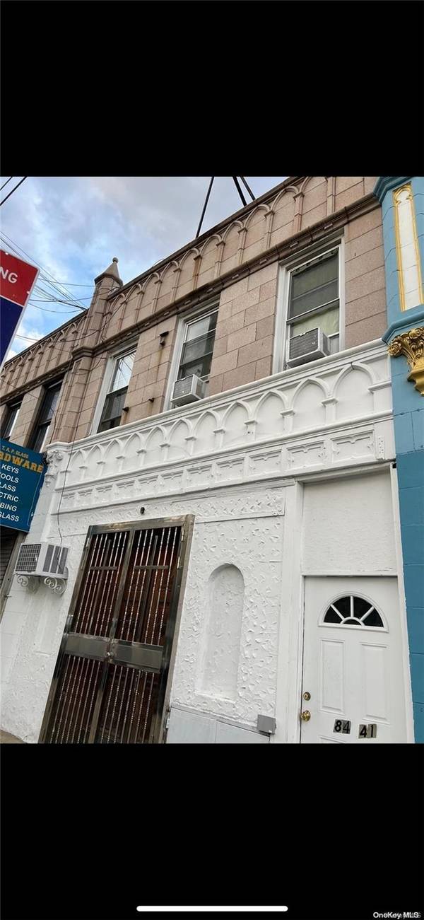 84-41 164th ST #3, Jamaica, NY 11432