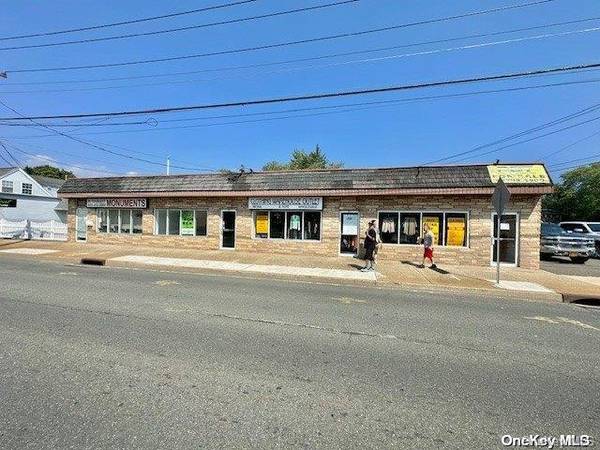 718-724 N Wellwood AVE, North Lindenhurst, NY 11757