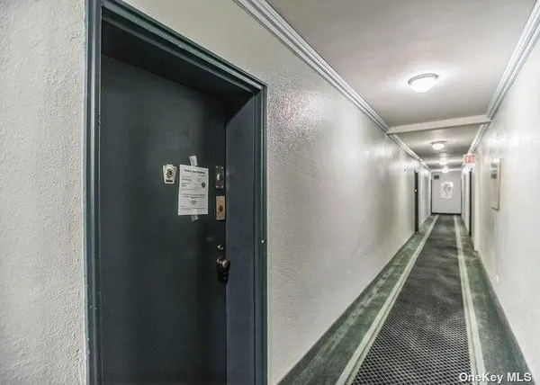 18-70 211 ST #2A, Bayside, NY 11360