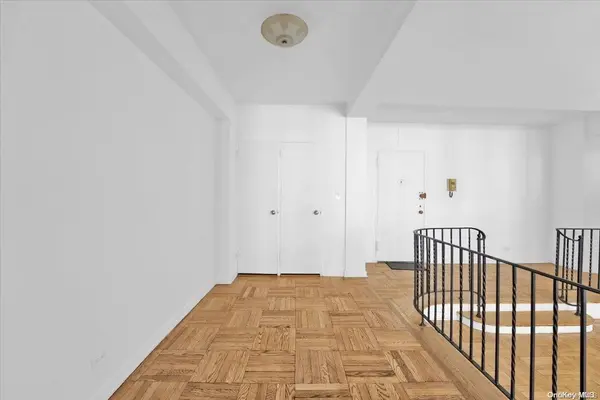 98-33 64th AVE #4f, Rego Park, NY 11374