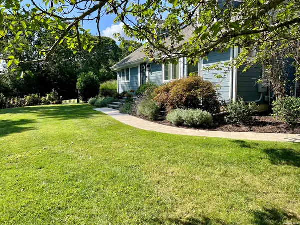 25 Moose TRL, Cutchogue, NY 11935