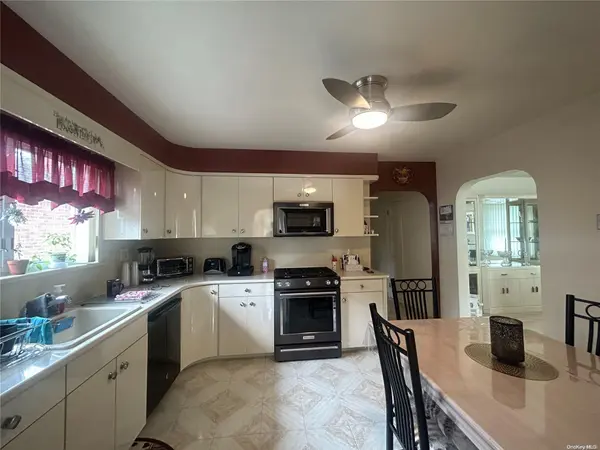 28-14 157th ST, Flushing, NY 11354