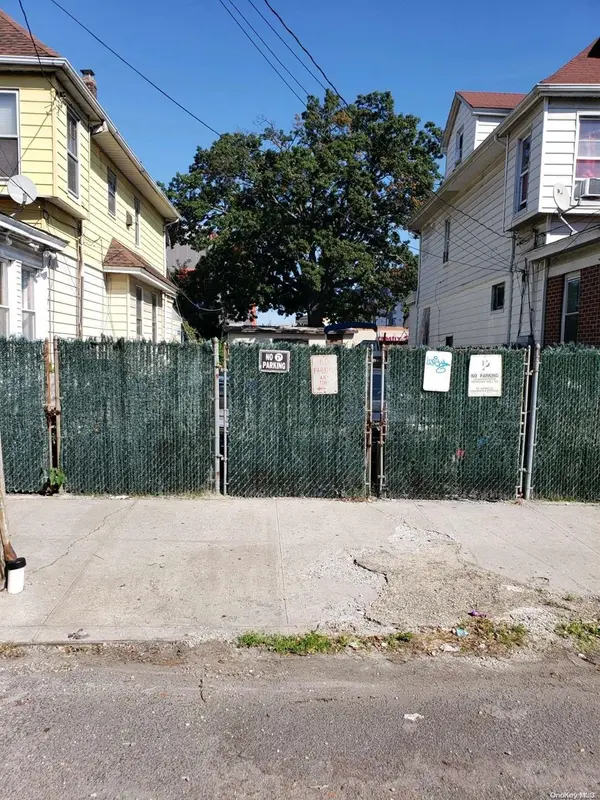 102-37 Remington ST, Jamaica, NY 11435