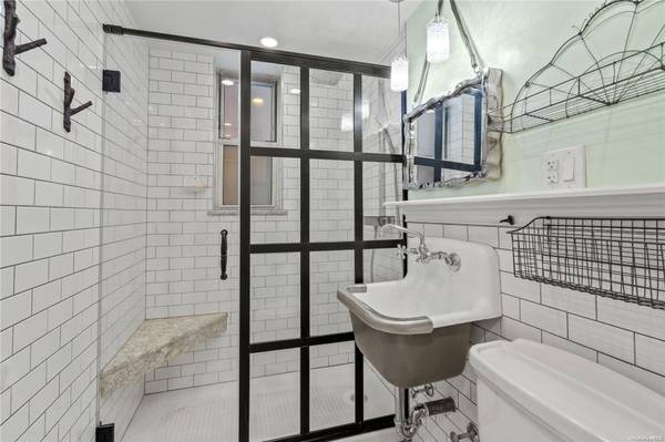 65-65 Wetherole ST #1W, Rego Park, NY 11374