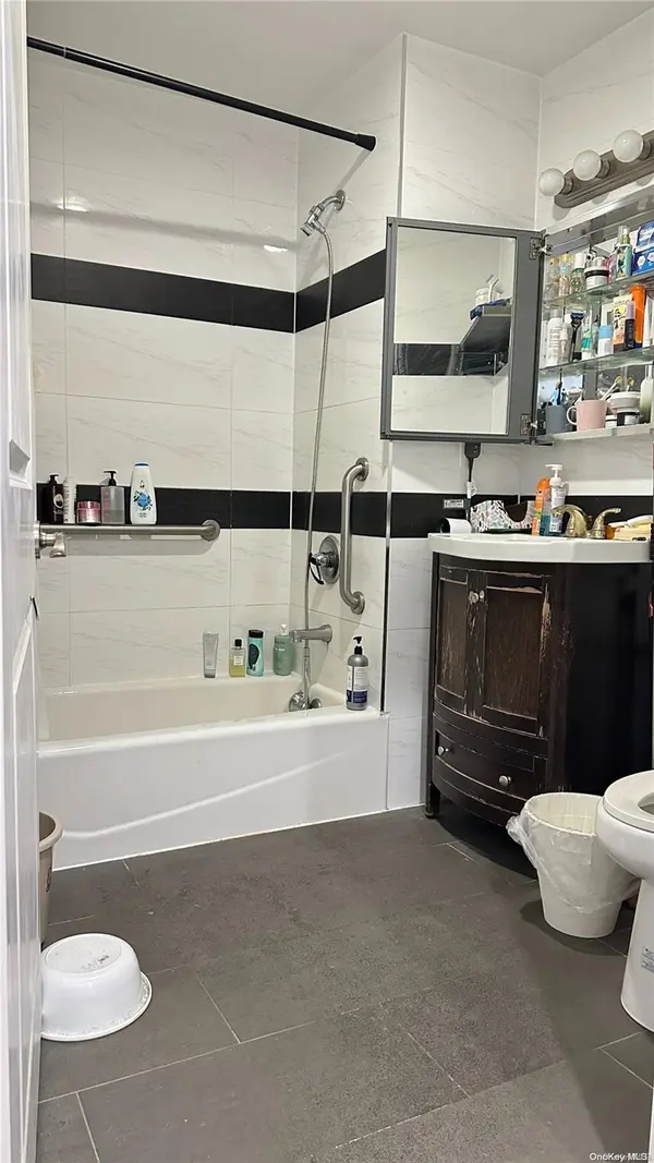 42-26 147th ST #5B, Flushing, NY 11355
