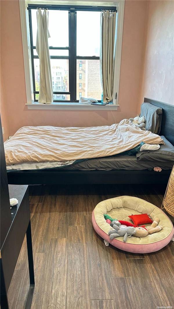 42-26 147th ST #5B, Flushing, NY 11355