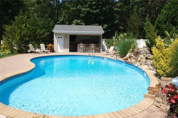 355 Windjammer DR, Southold, NY 11971