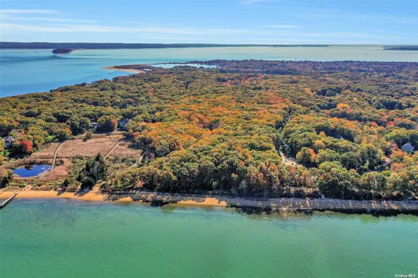 11535 N Bayview RD, Southold, NY 11971