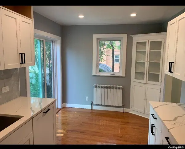76-22 57th RD, Middle Village, NY 11379