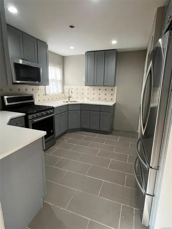 110-40 176 ST, Jamaica, NY 11433