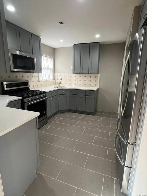 110-40 176 ST, Jamaica, NY 11433