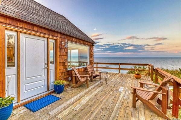 2430 Dignans RD, Cutchogue, NY 11935