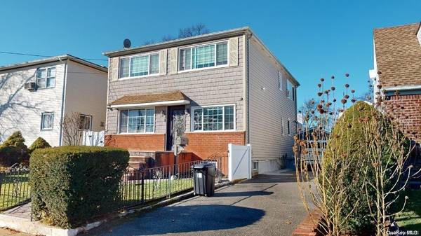 64 Ormonde BLVD, Valley Stream, NY 11580