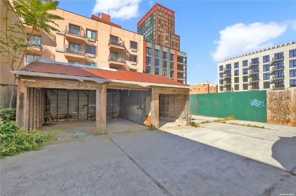 26-24 3rd ST, Astoria, NY 11102