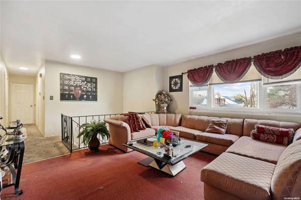 400 North Columbus A, Freeport, NY 11520