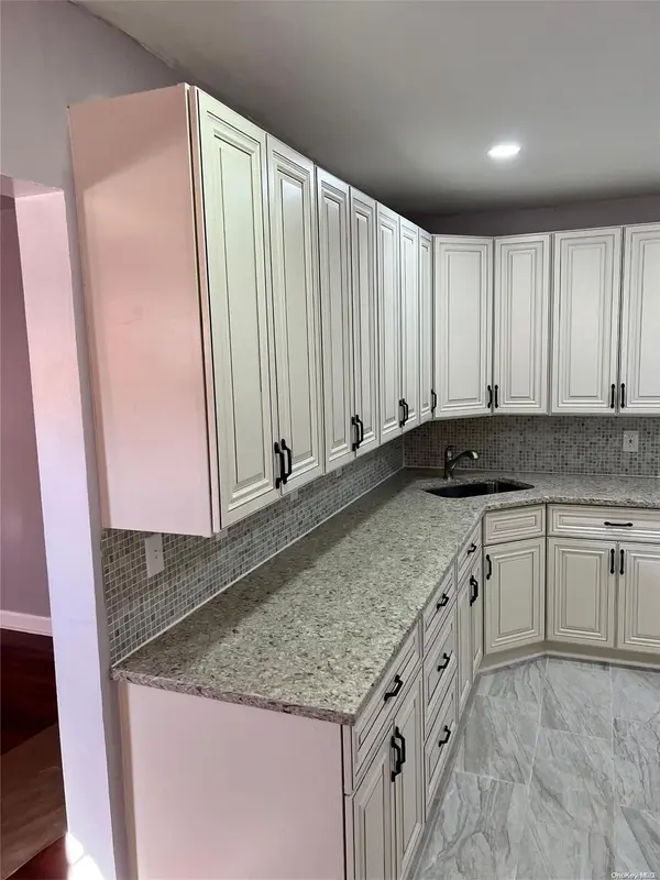 11 Jefferson AVE, Valley Stream, NY 11580