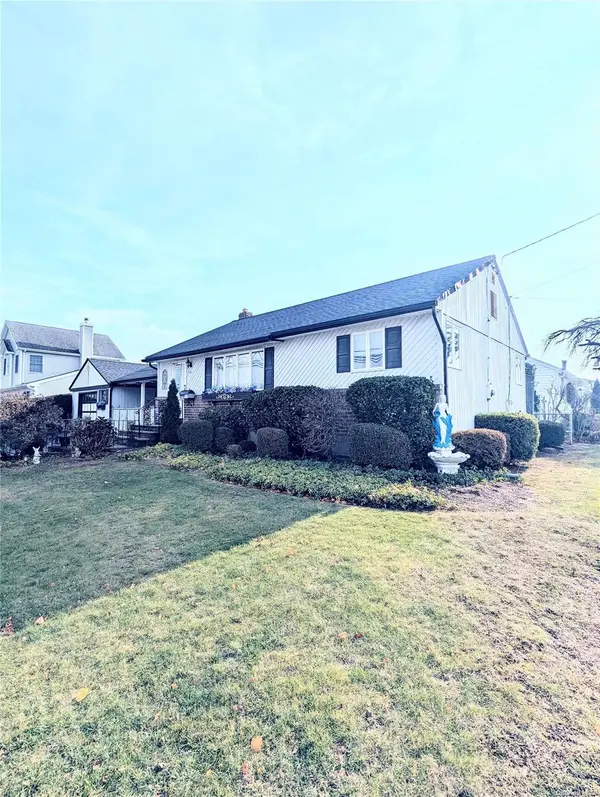 149 Maple AVE, Bethpage, NY 11714