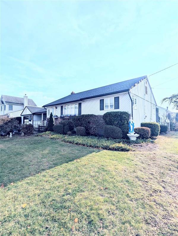 149 Maple AVE, Bethpage, NY 11714
