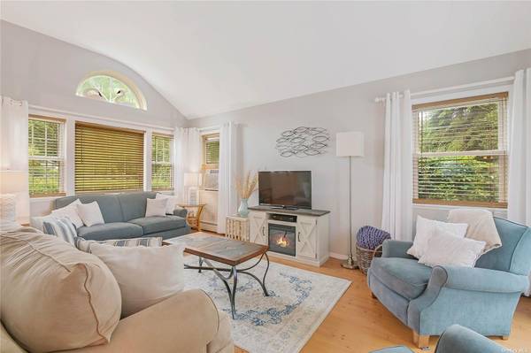 530 Stillwater AVE, Cutchogue, NY 11935