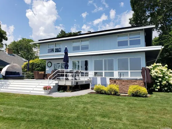 11 Beach RD, Jamesport, NY 11947