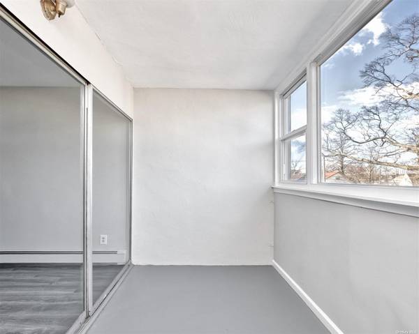 222 Smith ST #3C, Freeport, NY 11520