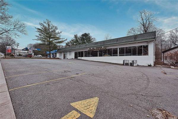 80 E Main ST, Huntington, NY 11743