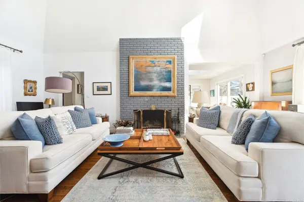 686 Hill ST, Southampton, NY 11968