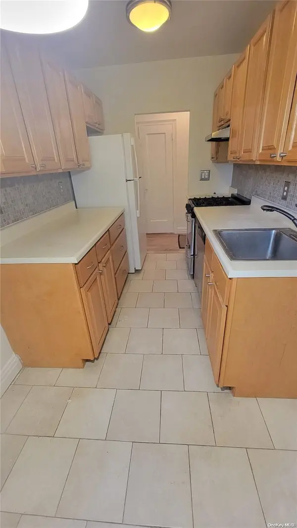 3015 Hobart St #4F, Woodside, NY 11377