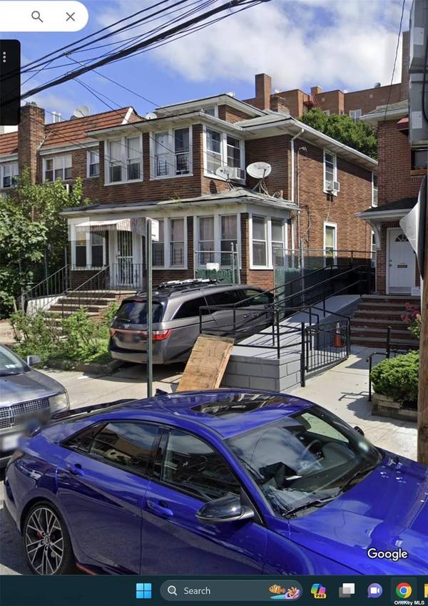 40-33 74th ST, Jackson Heights, NY 11372