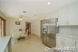 16 Seabrook LN, Stony Brook, NY 11790