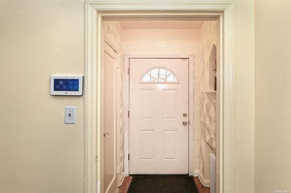 130-28 236th ST, Rosedale, NY 11422