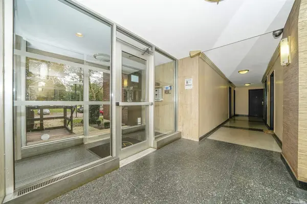 212-03 75th AVE #2C, Oakland Gardens, NY 11364
