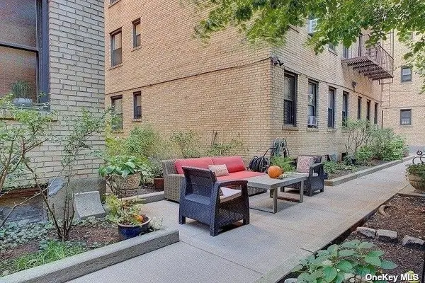 82-16 34 AVE #3E, Jackson Heights, NY 11372