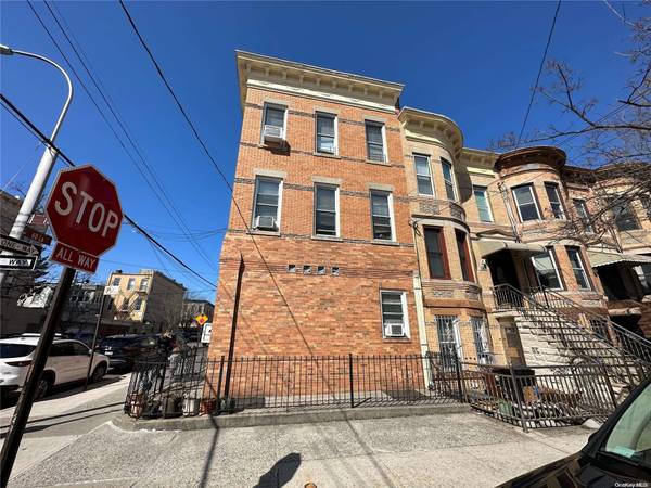 69-15 60 LN, Ridgewood, NY 11385