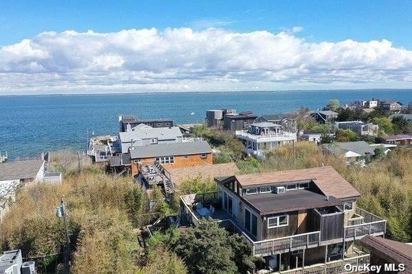 50 Clipper Roadway, Corneille Estates, NY 11770